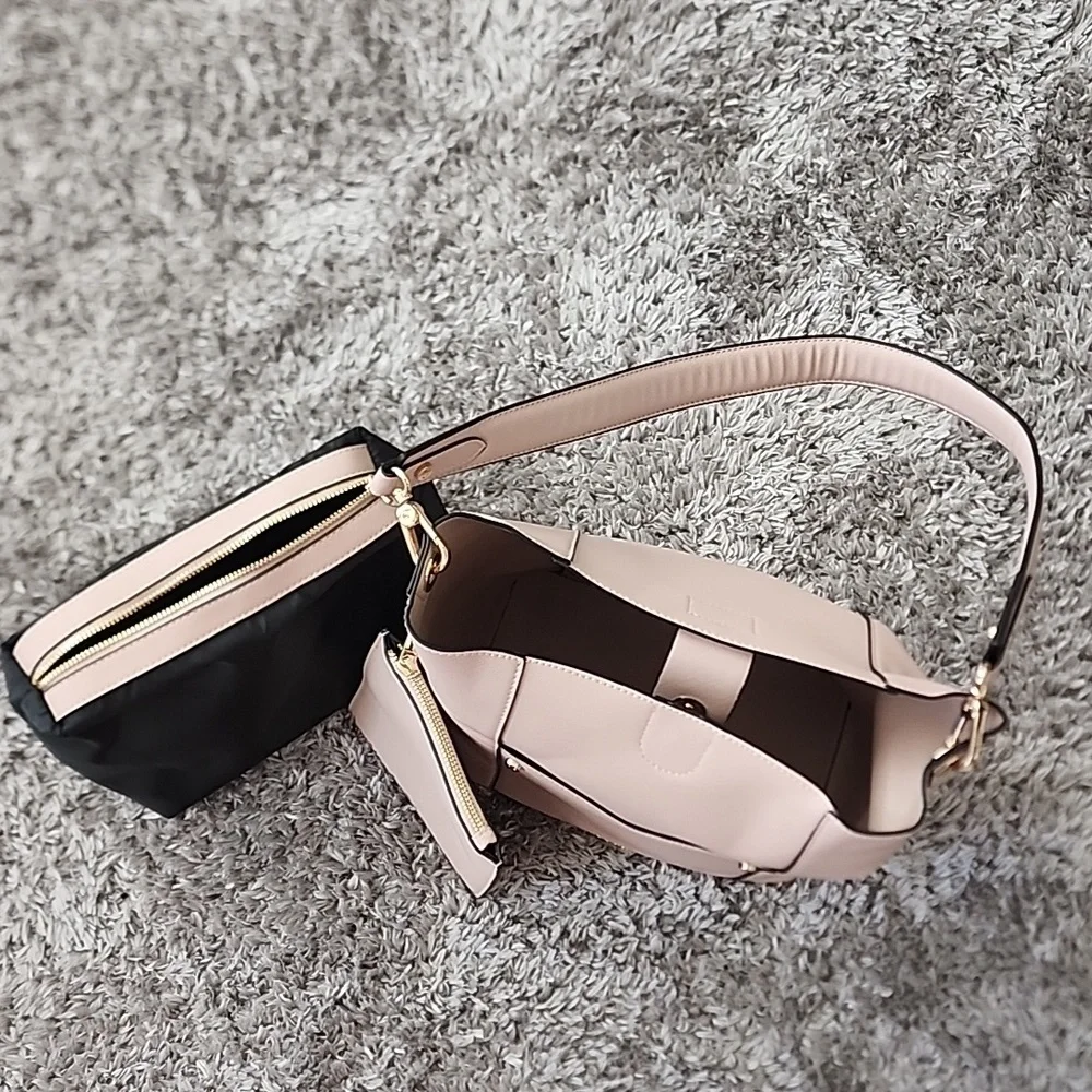 Purse - Picture 2 of 3